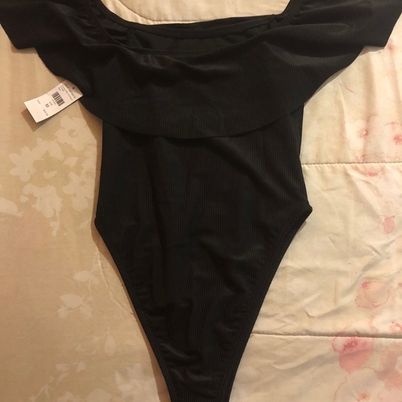 Fashion nova flounce with it one piece swim - Picture 2 of 4